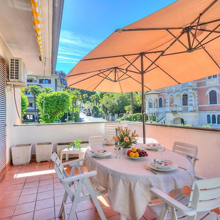Appartamento Gaya Stresa Center - Happy Rentals Екстериор снимка