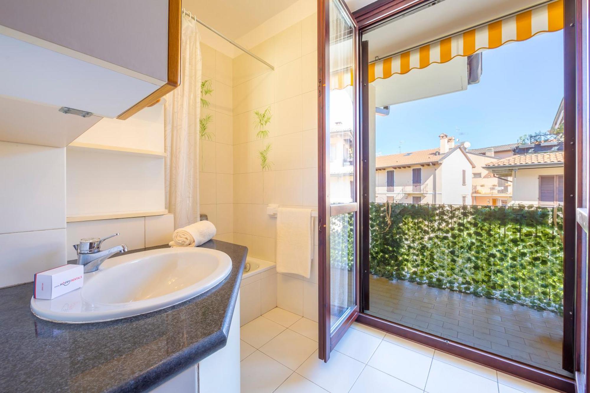 Appartamento Gaya Stresa Center - Happy Rentals Екстериор снимка