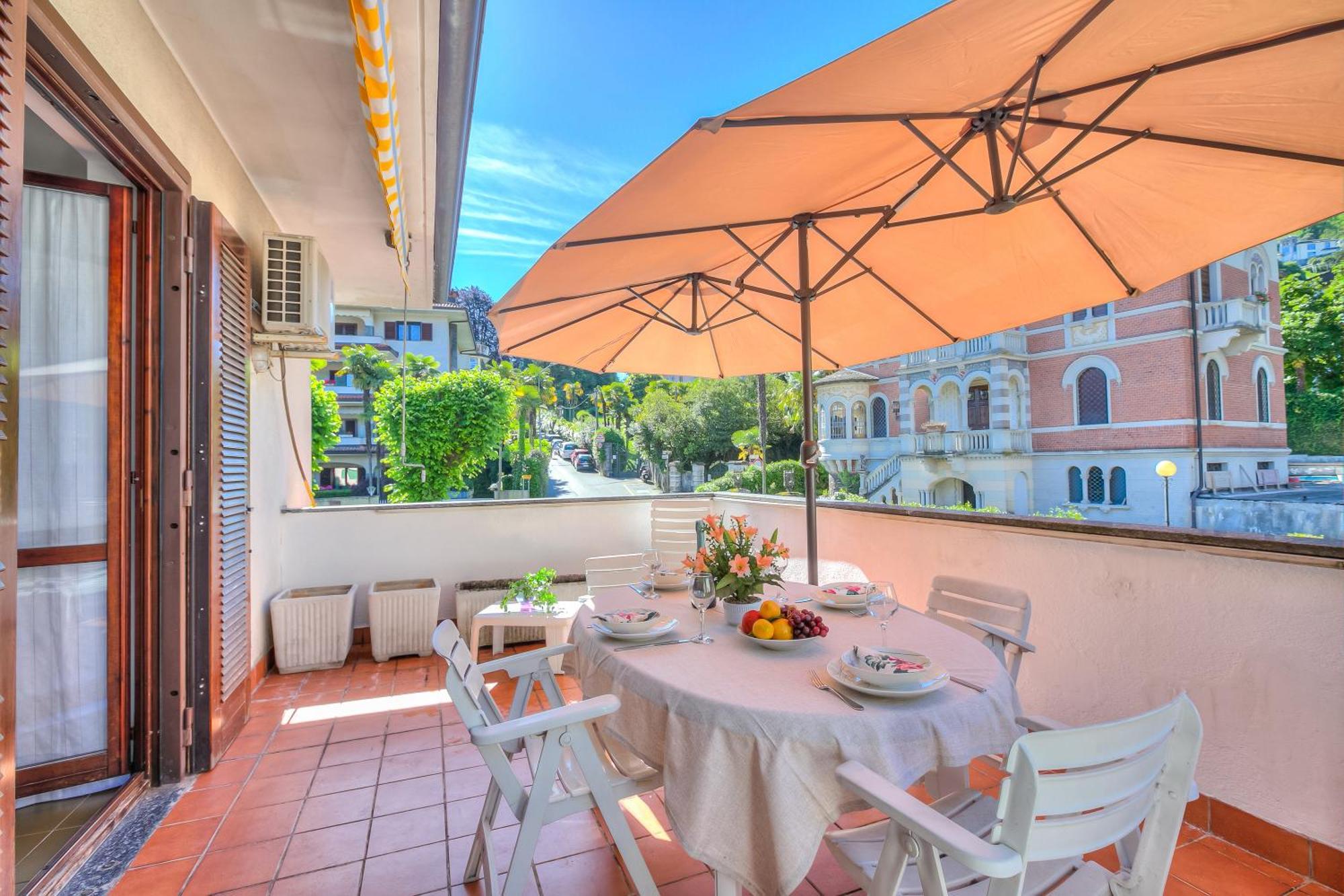 Appartamento Gaya Stresa Center - Happy Rentals Екстериор снимка